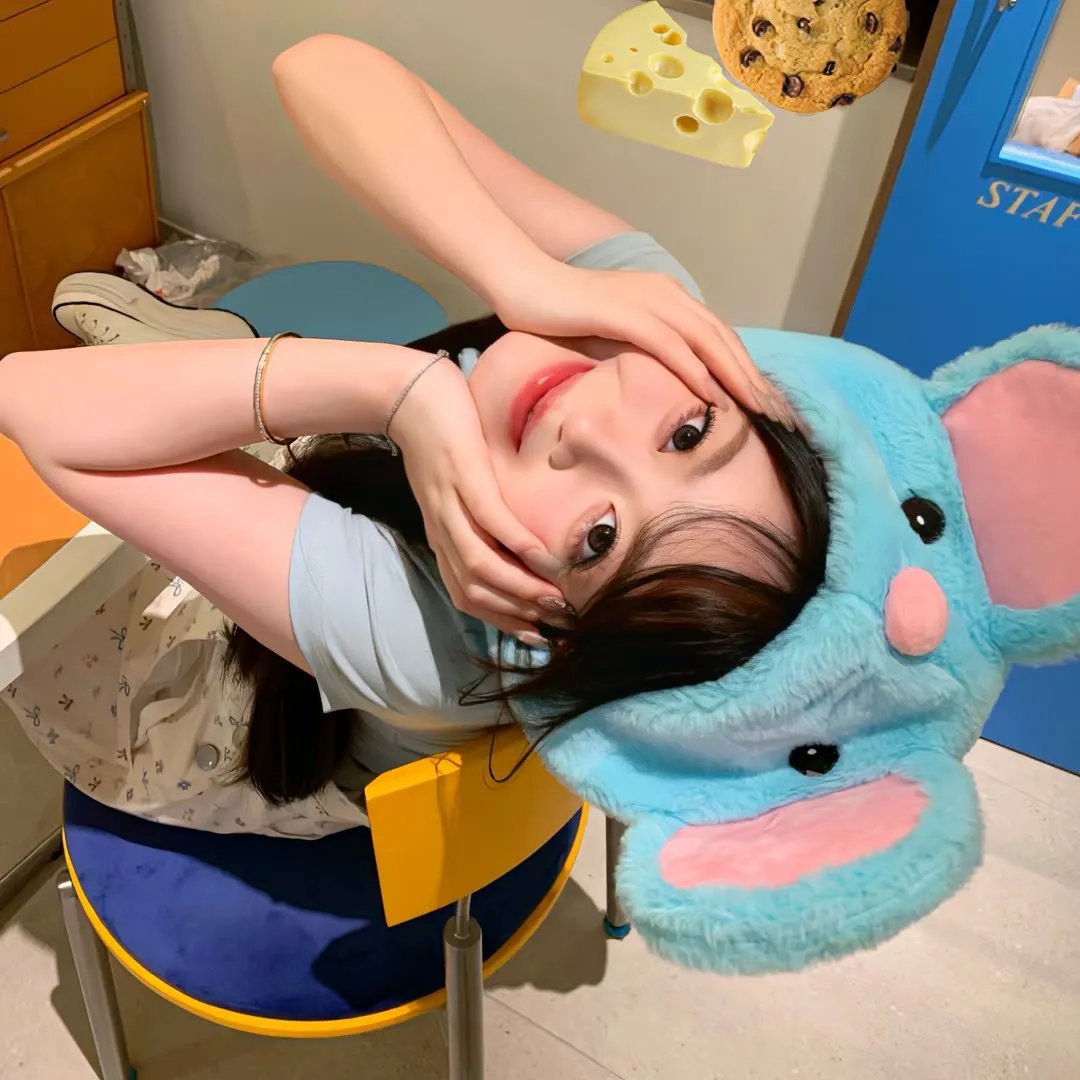 腰间持枪